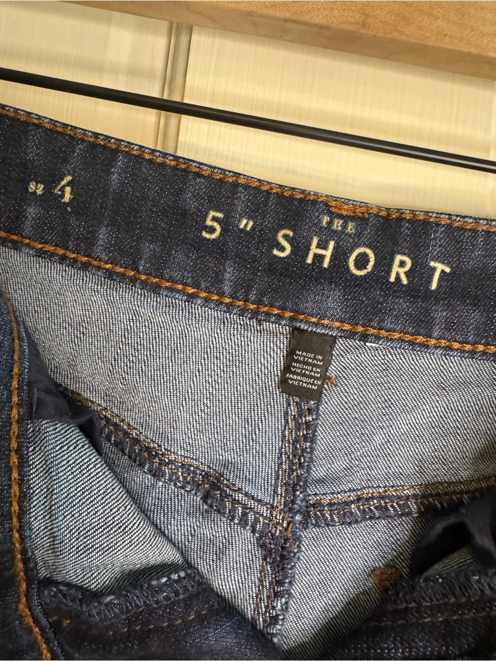 WHBM "The 5" Short" Cuffed Dark Wash Denim Shorts Size 4 - Picture 5 of 10
